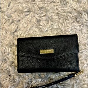 Kate spade ♠️ wristlet in black. Fits phone, cards & more!